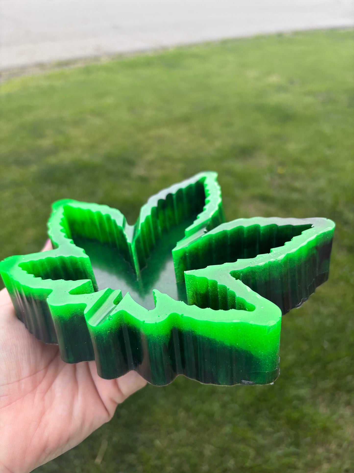 420 Leaf Epoxy Ashtray